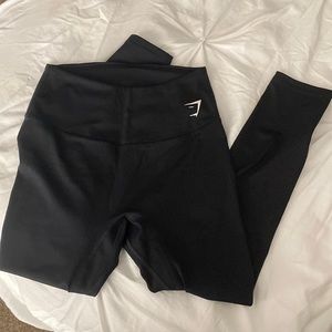 Gym shark crop leggings